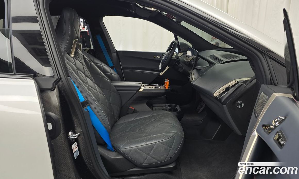 BMW iX фото 11