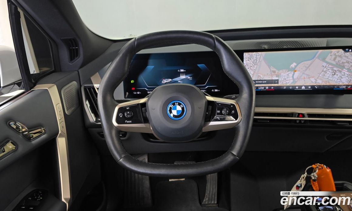 BMW iX фото 13