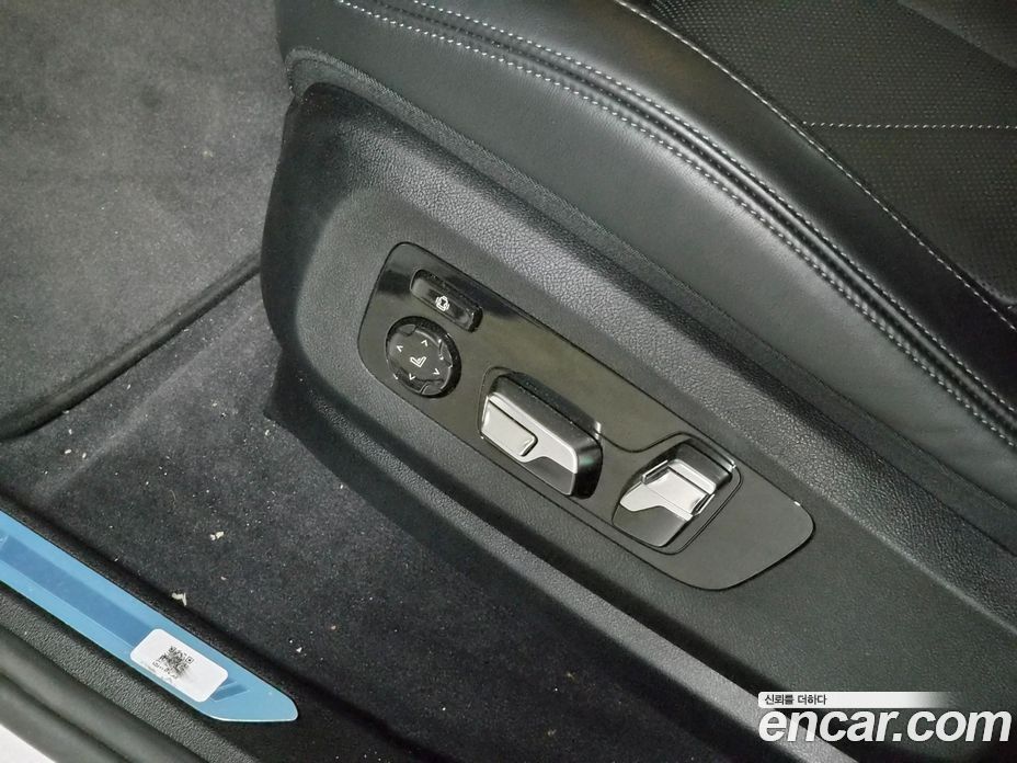 BMW XM (G09) фото 17