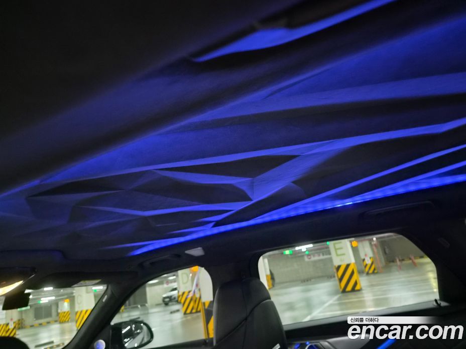 BMW XM (G09) фото 20