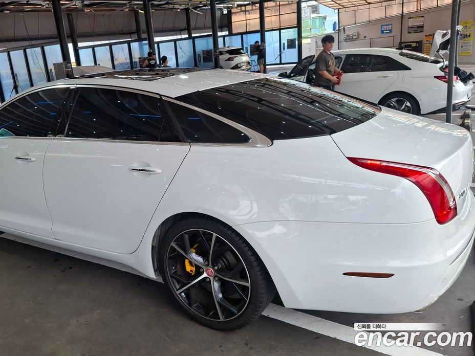 Jaguar XJ Restyling фото 2