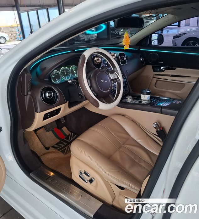 Jaguar XJ Restyling фото 7