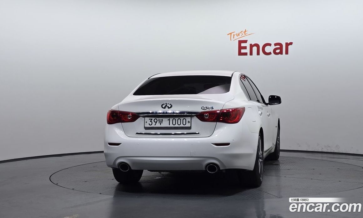 Infiniti Q50 фото 4