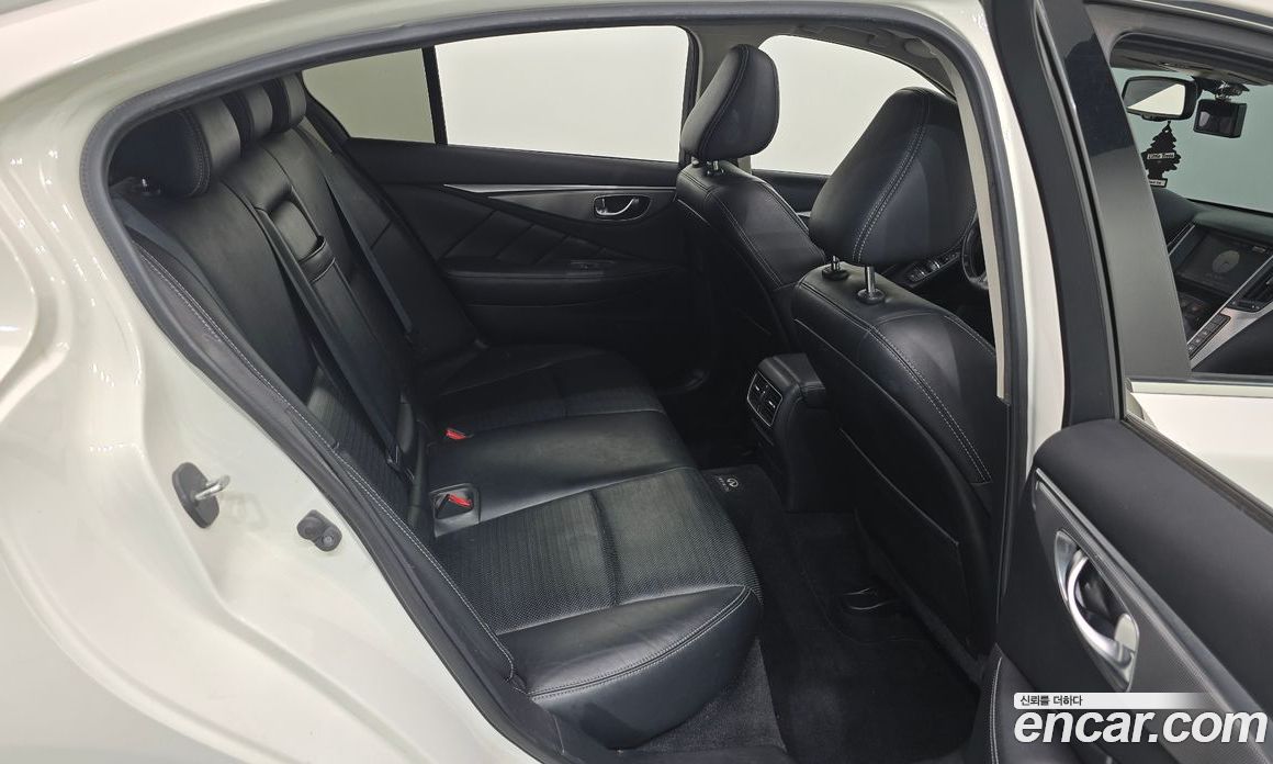 Infiniti Q50 фото 11