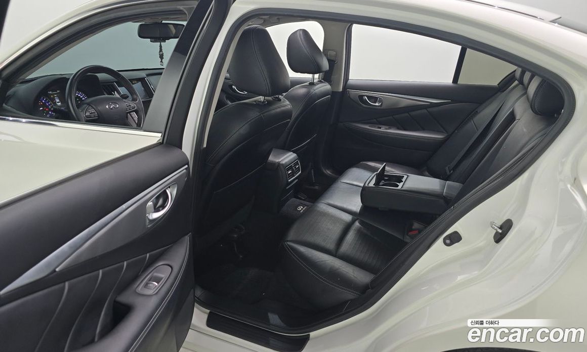 Infiniti Q50 фото 12