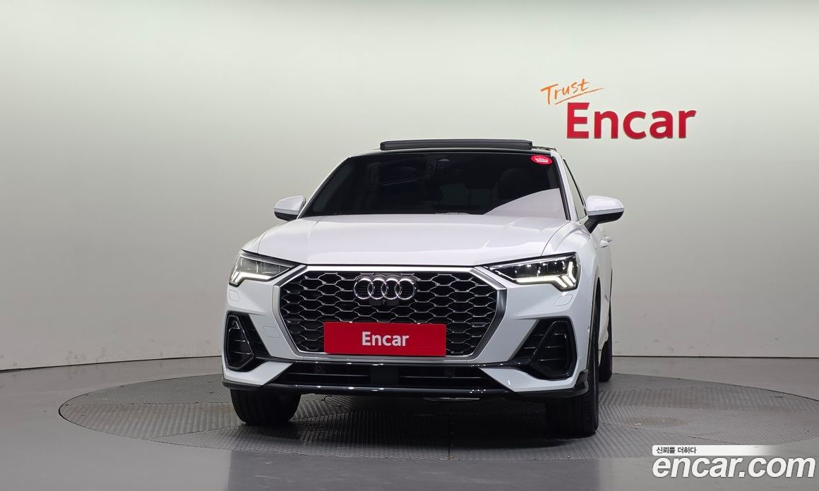 Audi Q3 (F3) фото 3