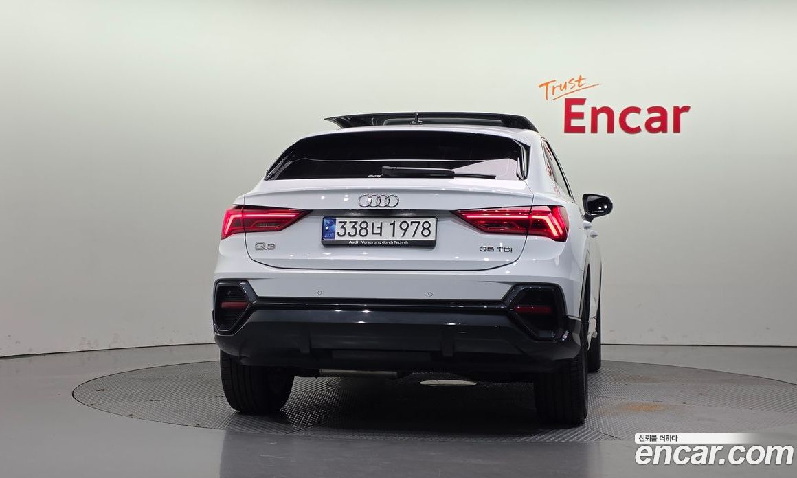 Audi Q3 (F3) фото 4