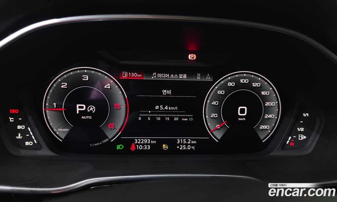 Audi Q3 (F3) фото 8