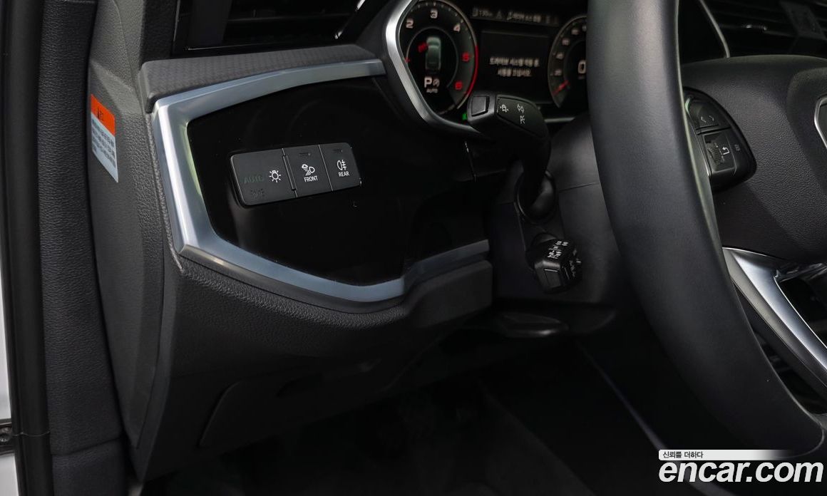 Audi Q3 (F3) фото 12