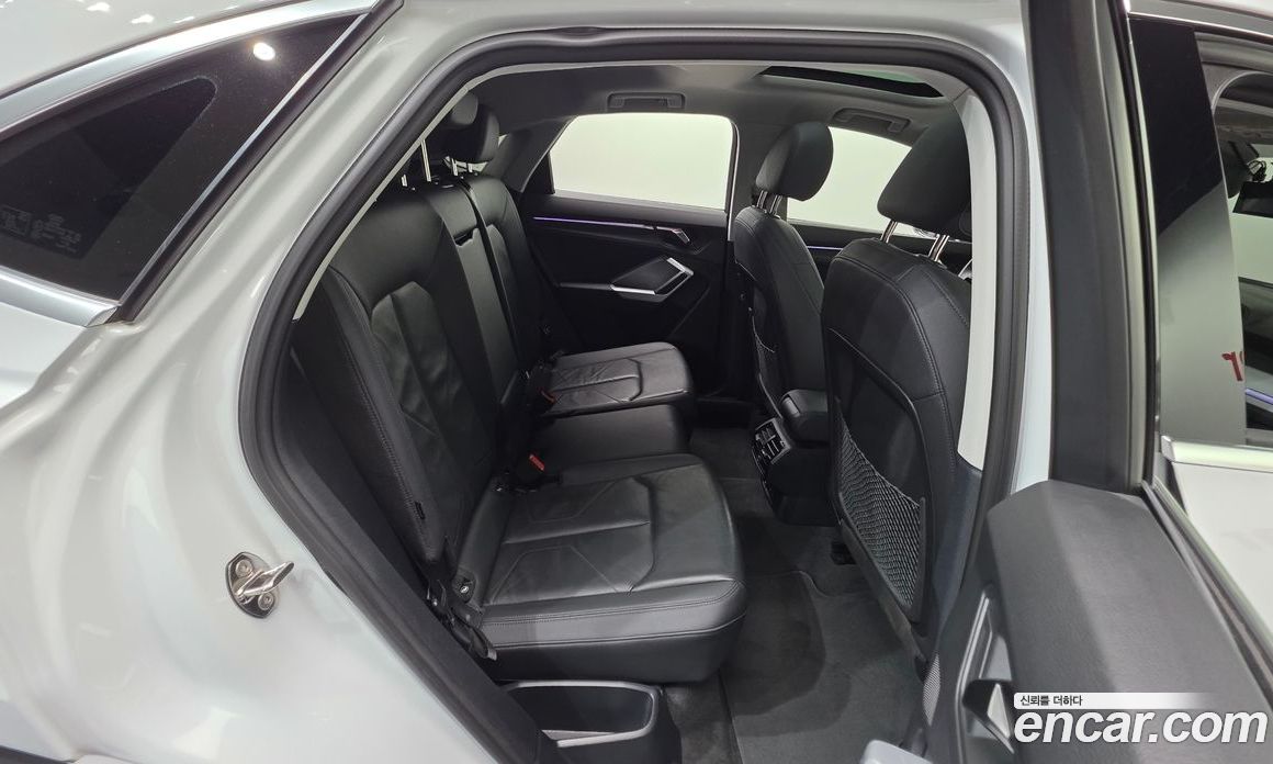 Audi Q3 (F3) фото 18