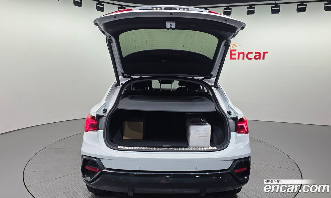 Audi Q3 (F3) фото 19