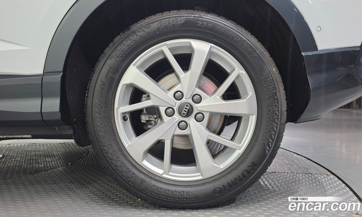 Audi Q3 (F3) фото 21