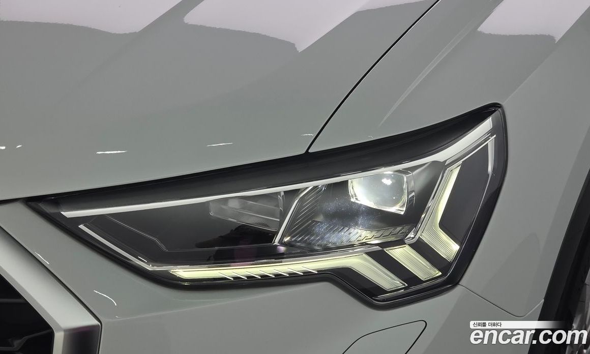 Audi Q3 (F3) фото 22