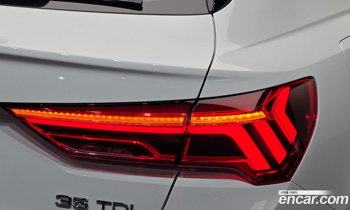 Audi Q3 (F3) фото 23