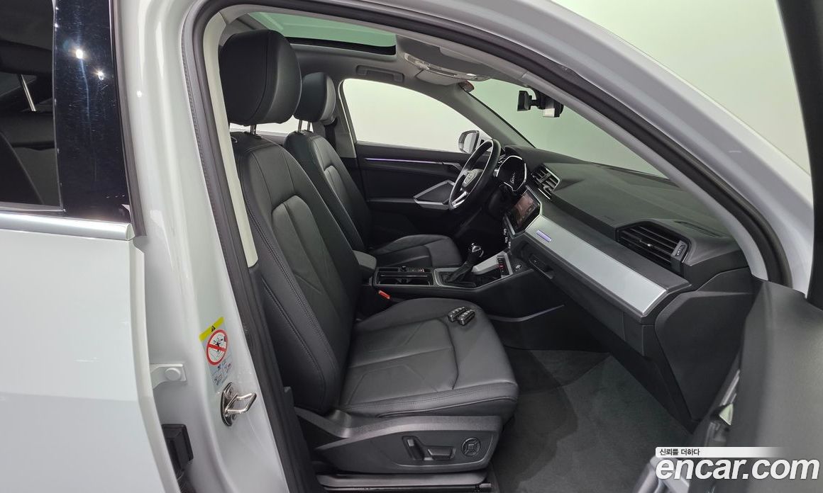Audi Q3 (F3) фото 26