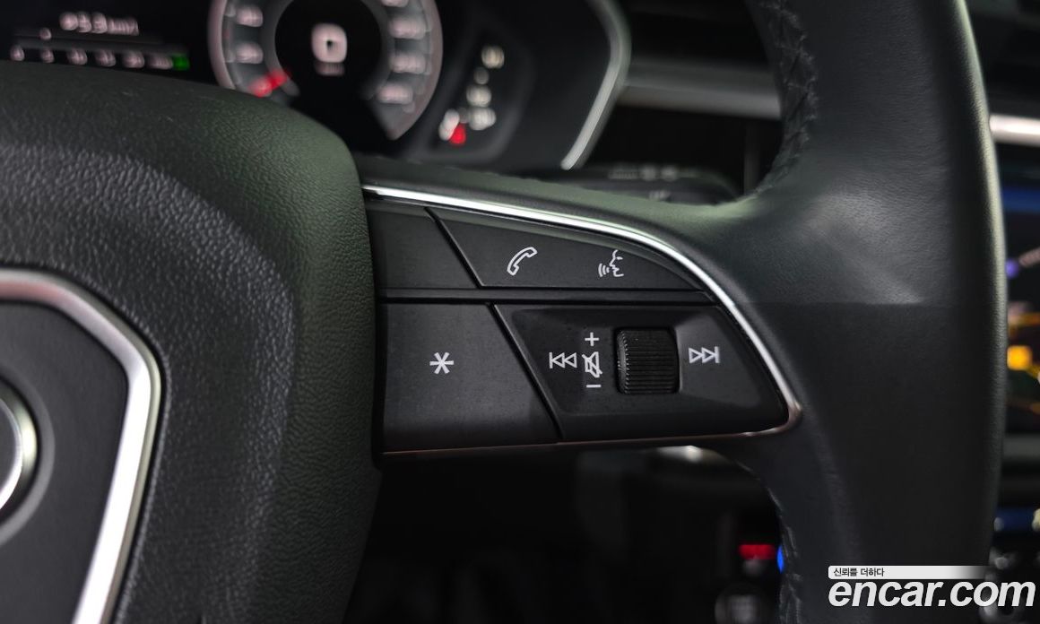 Audi Q3 (F3) фото 29