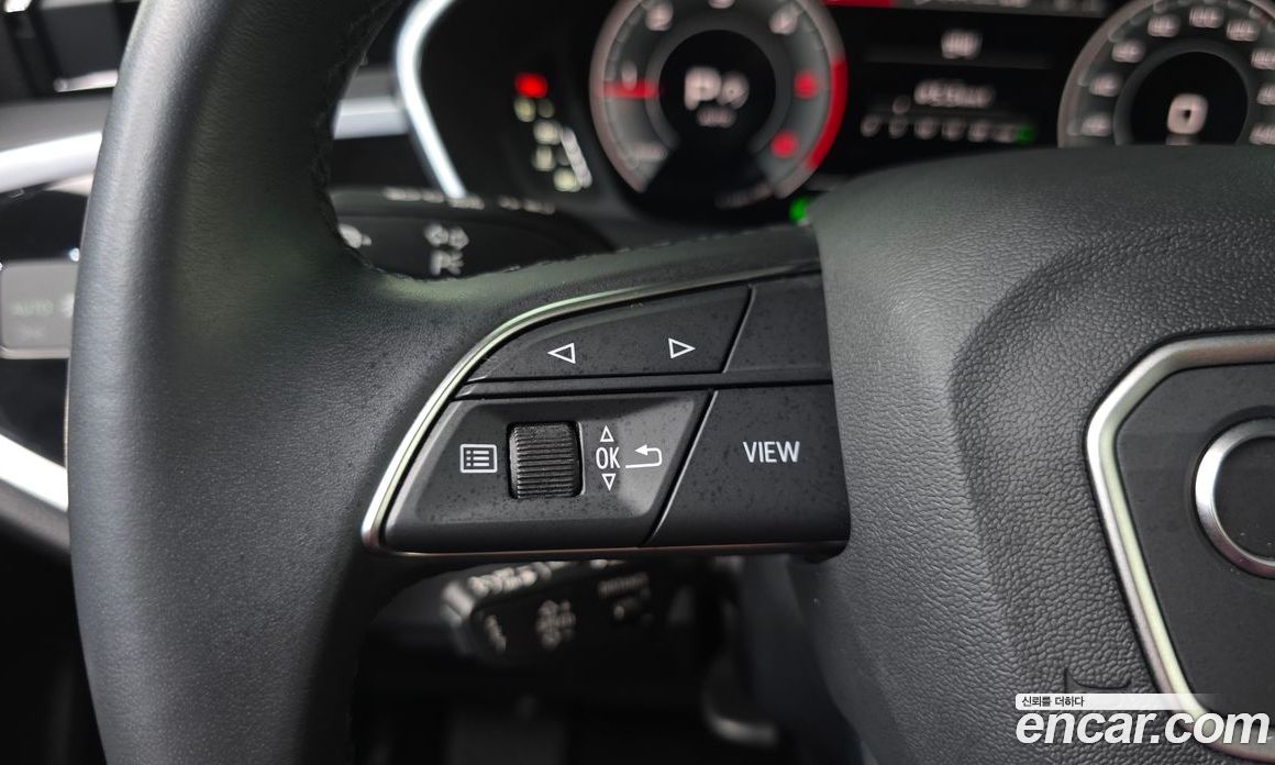 Audi Q3 (F3) фото 30