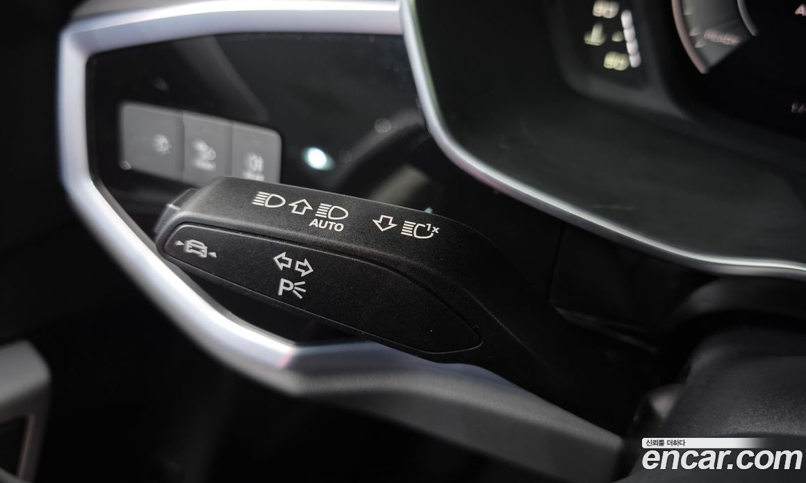 Audi Q3 (F3) фото 31