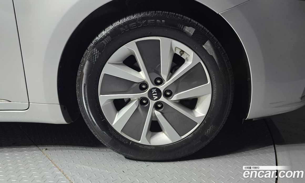 Kia K7 Hybrid 2nd Gen фото 5