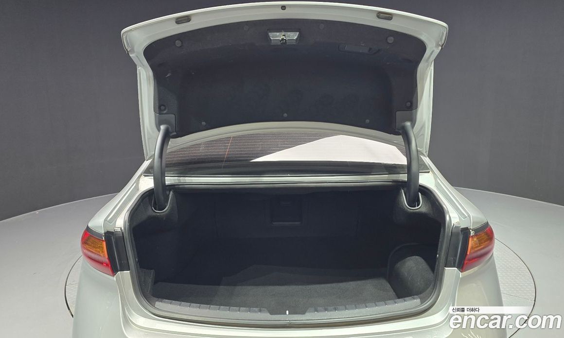 Kia K7 Hybrid 2nd Gen фото 20