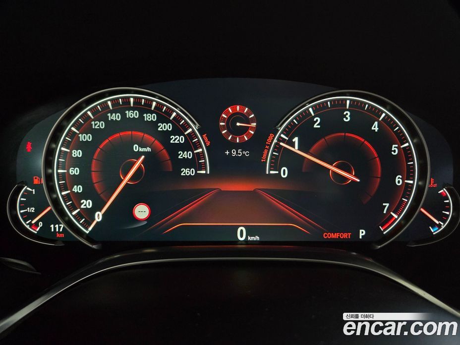 BMW 7-Series (G11) фото 10