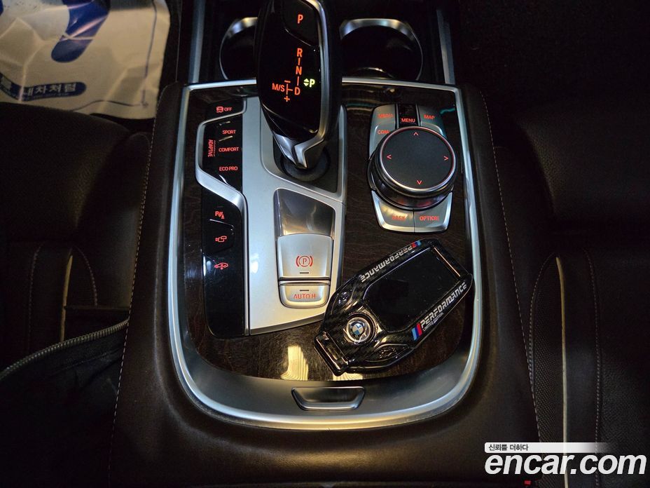 BMW 7-Series (G11) фото 13