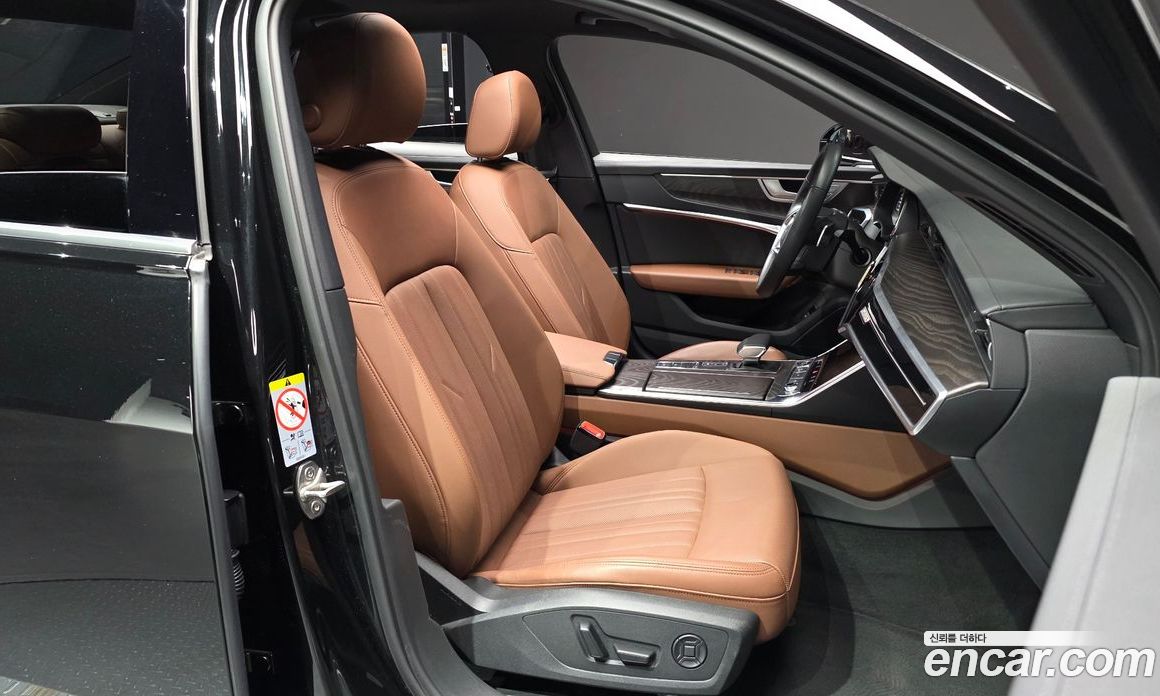 Audi A6 (C8) фото 10