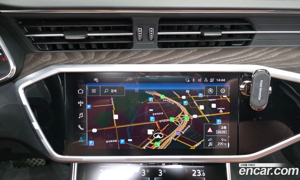 Audi A6 (C8) фото 15