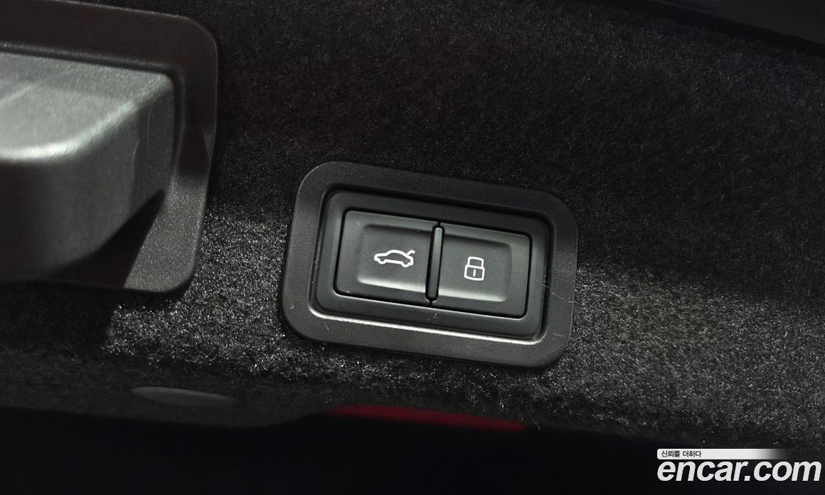 Audi A6 (C8) фото 20
