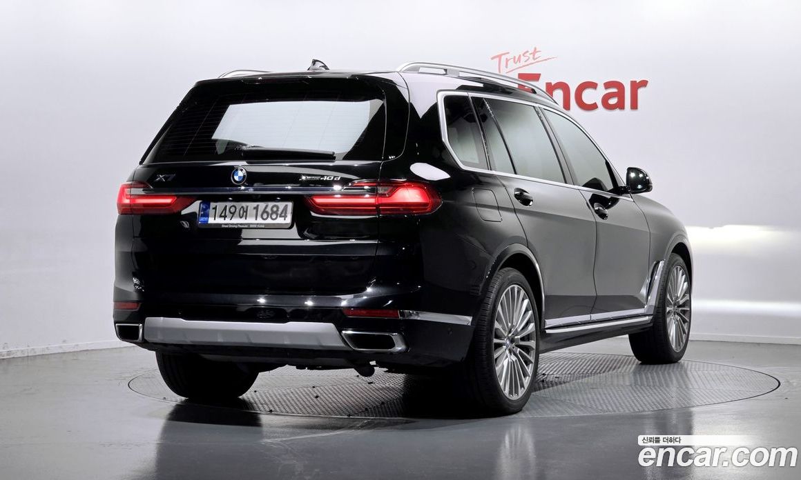 BMW X7 (G07) фото 2