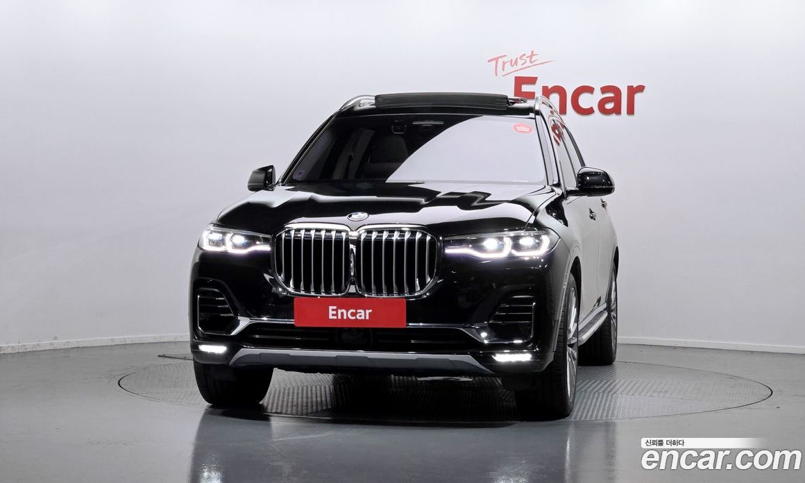 BMW X7 (G07) фото 3