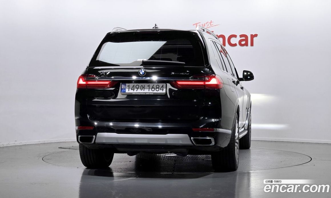 BMW X7 (G07) фото 4