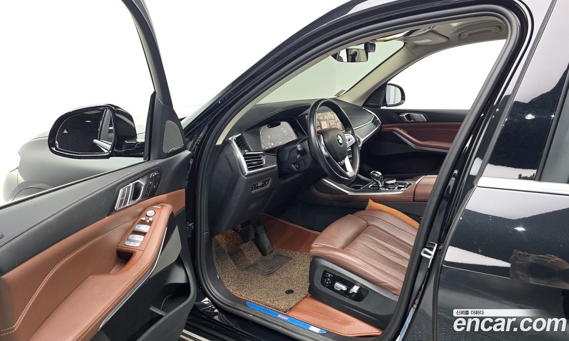 BMW X7 (G07) фото 11