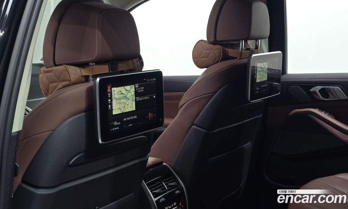 BMW X7 (G07) фото 17