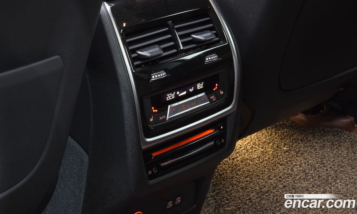 BMW X7 (G07) фото 19