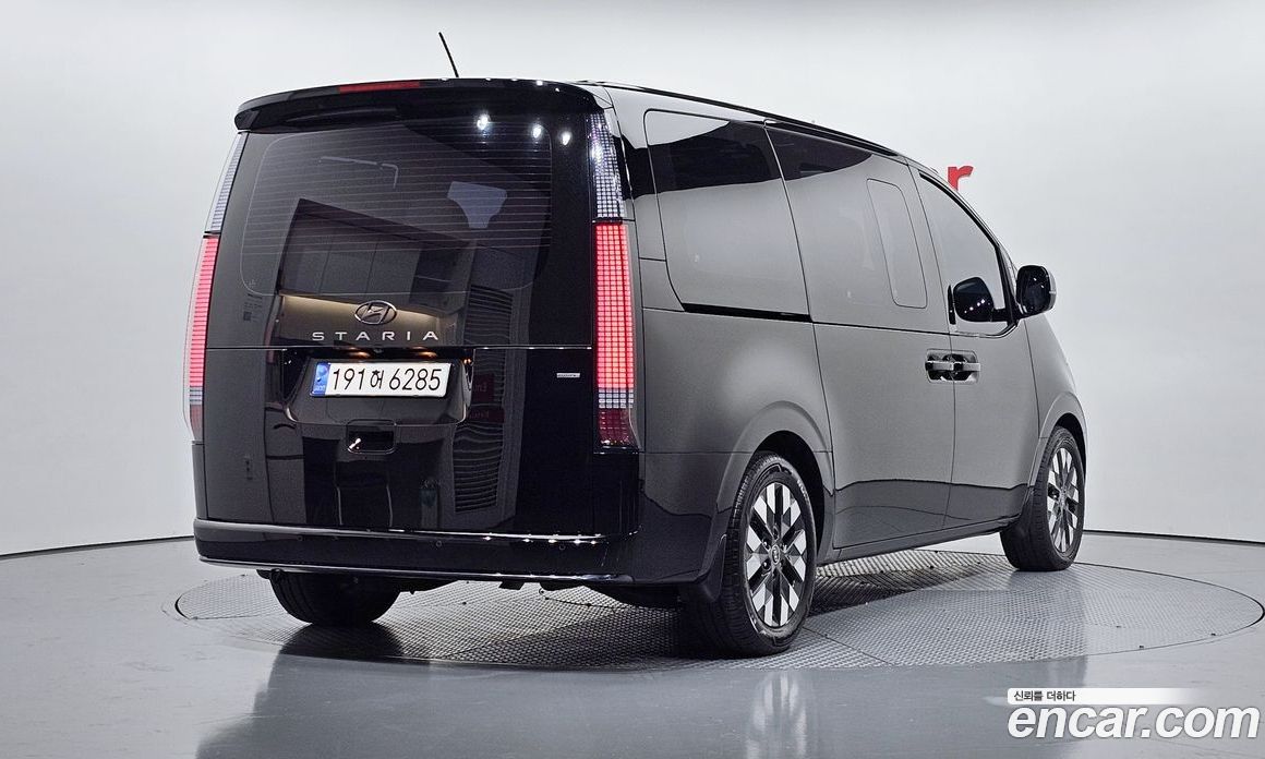Hyundai Staria фото 2