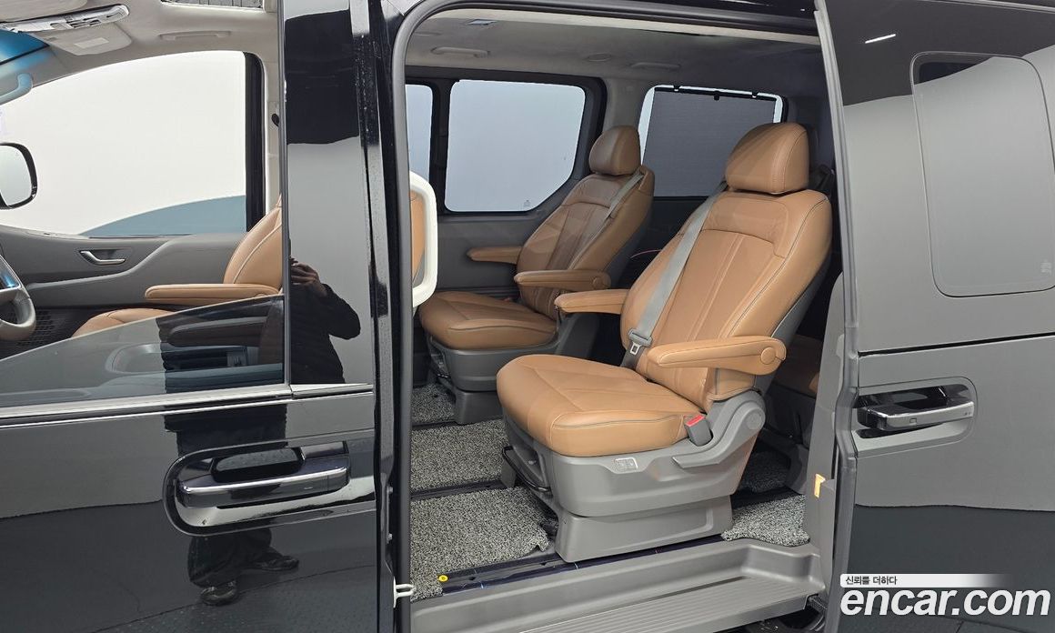 Hyundai Staria фото 12