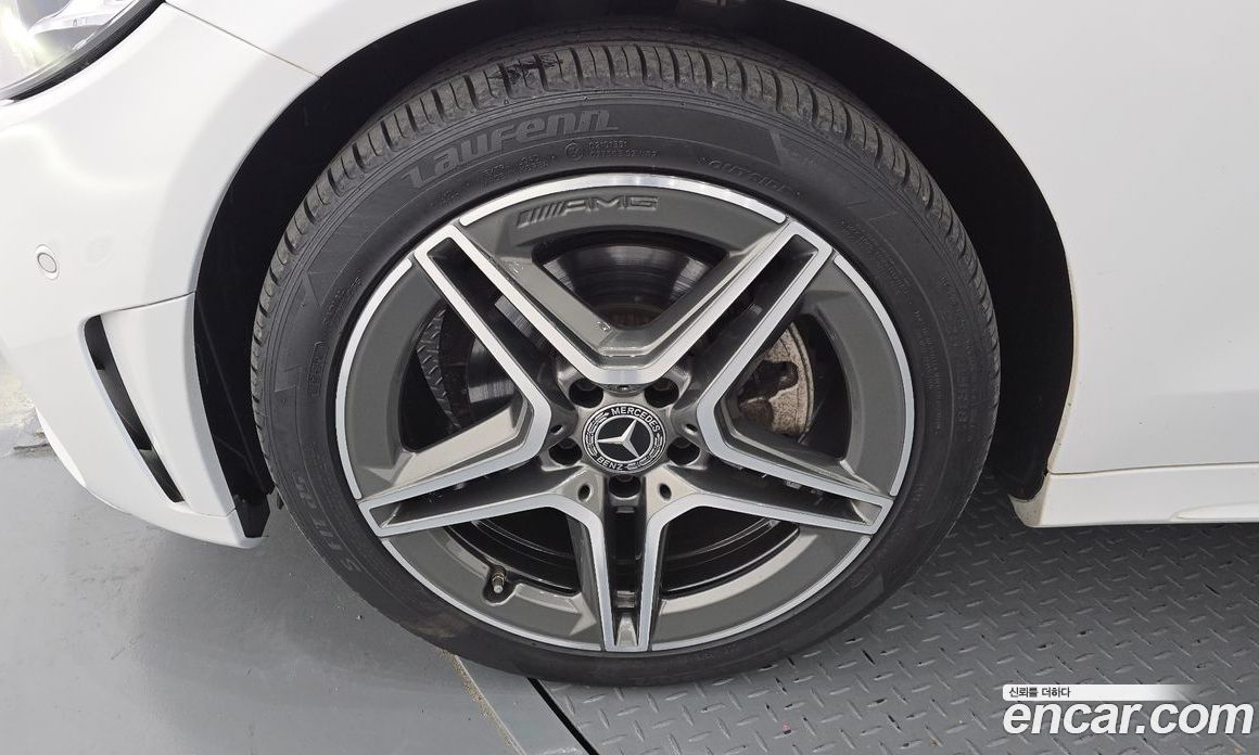Mercedes-Benz C-Class W205 фото 5