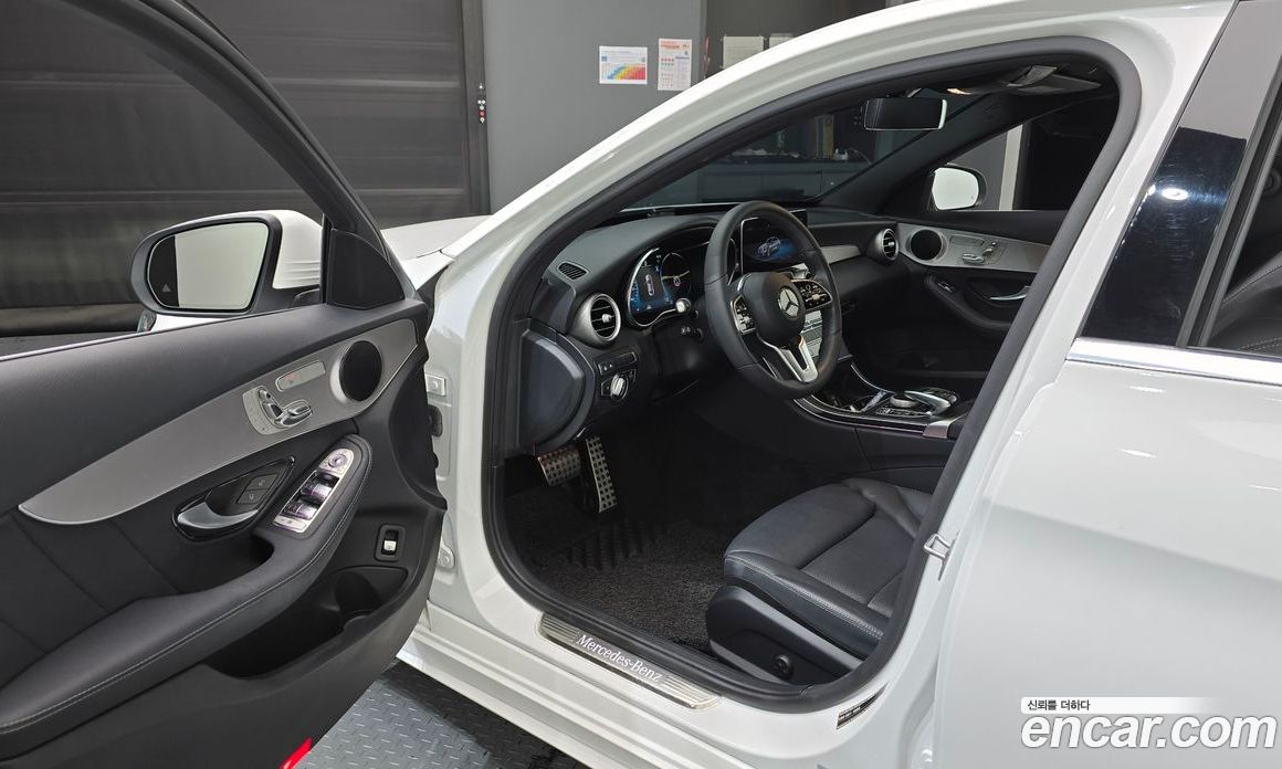 Mercedes-Benz C-Class W205 фото 10