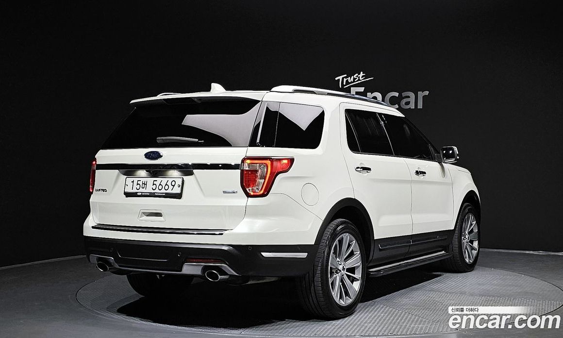 Ford Explorer 5th Gen фото 2