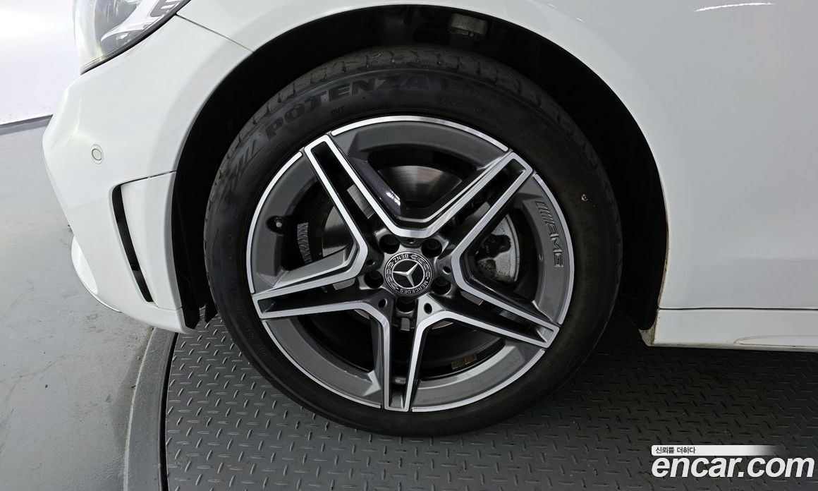 Mercedes-Benz C-Class W205 фото 5