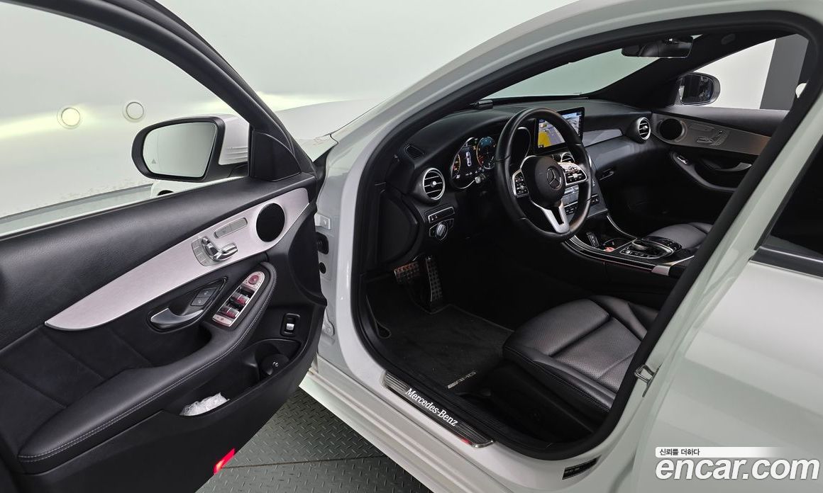 Mercedes-Benz C-Class W205 фото 11