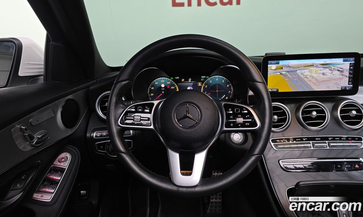 Mercedes-Benz C-Class W205 фото 13