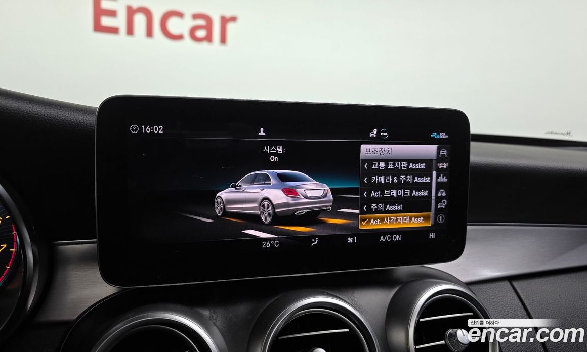 Mercedes-Benz C-Class W205 фото 16