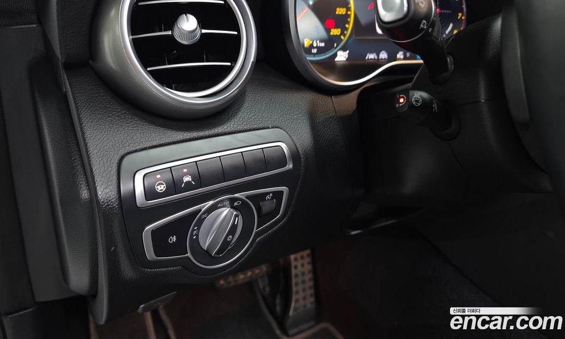 Mercedes-Benz C-Class W205 фото 17