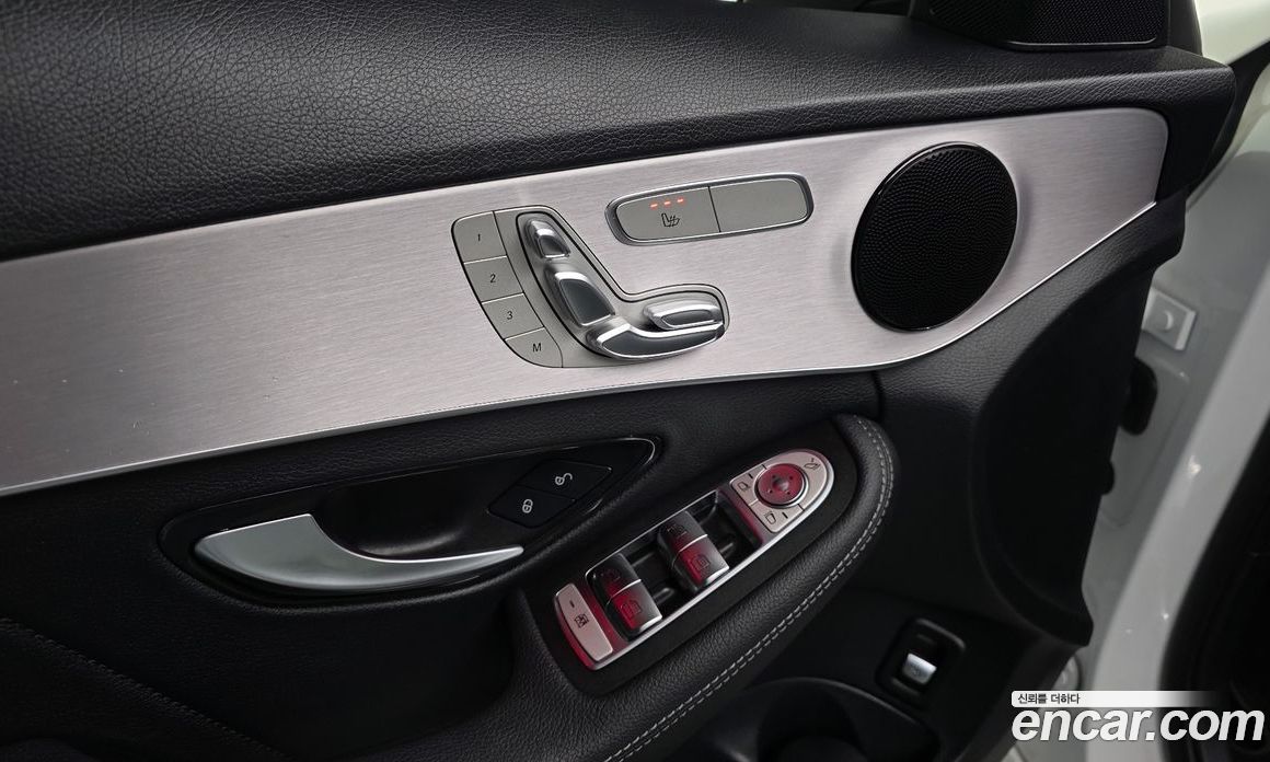 Mercedes-Benz C-Class W205 фото 18