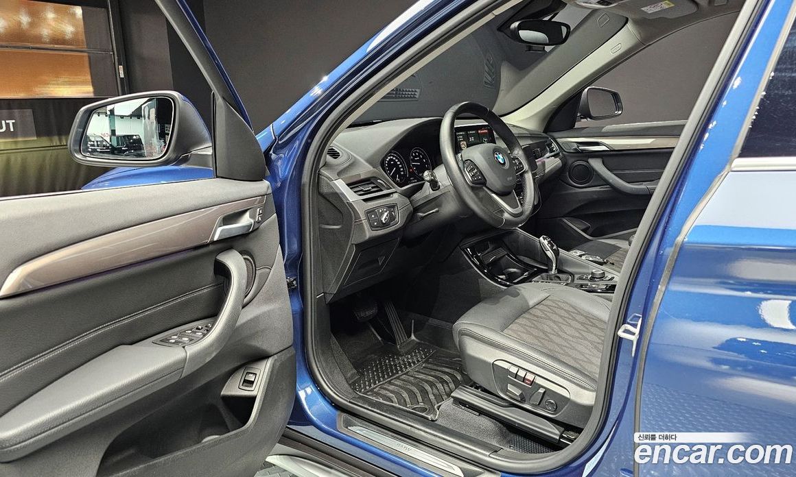 BMW X1 (F48) фото 11