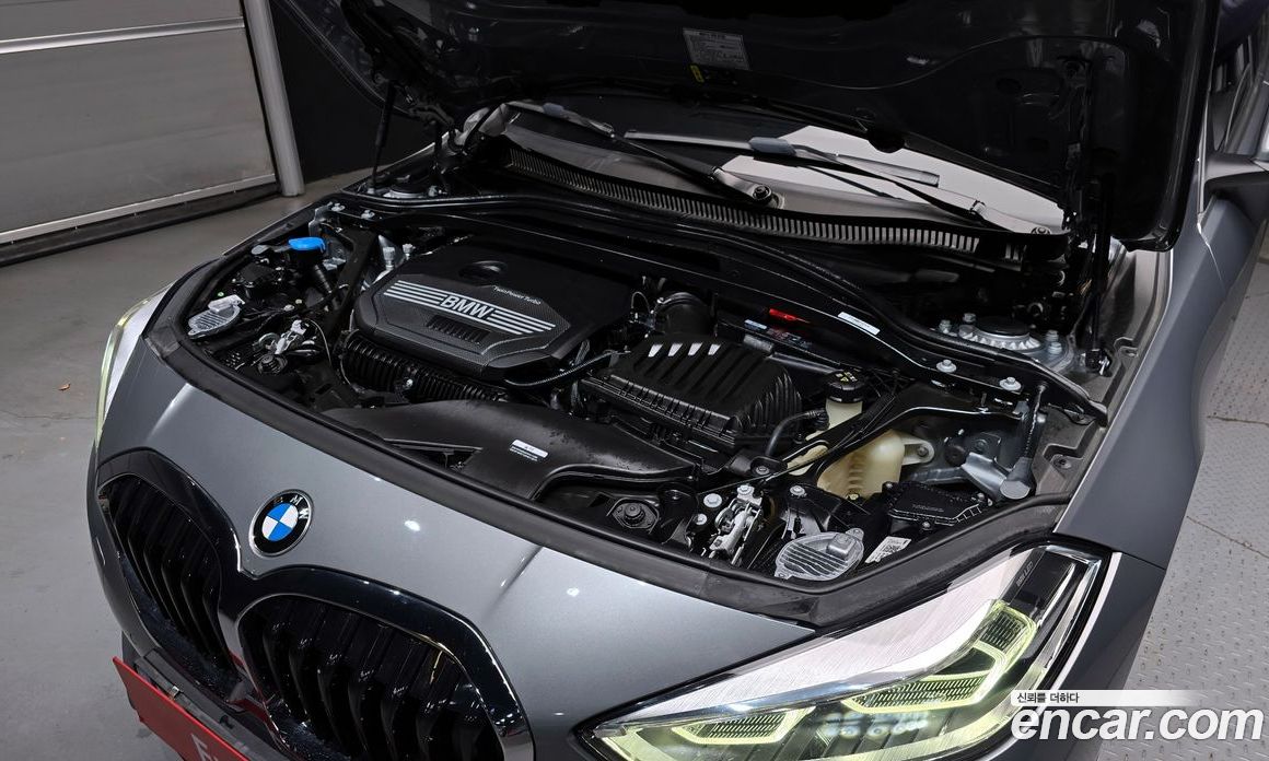 BMW 1-Series (F40) фото 6