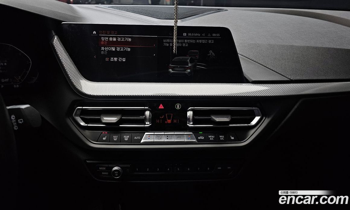 BMW 1-Series (F40) фото 15