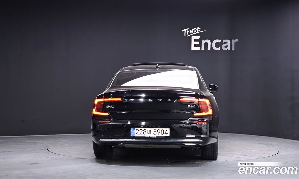 Volvo S90 фото 4